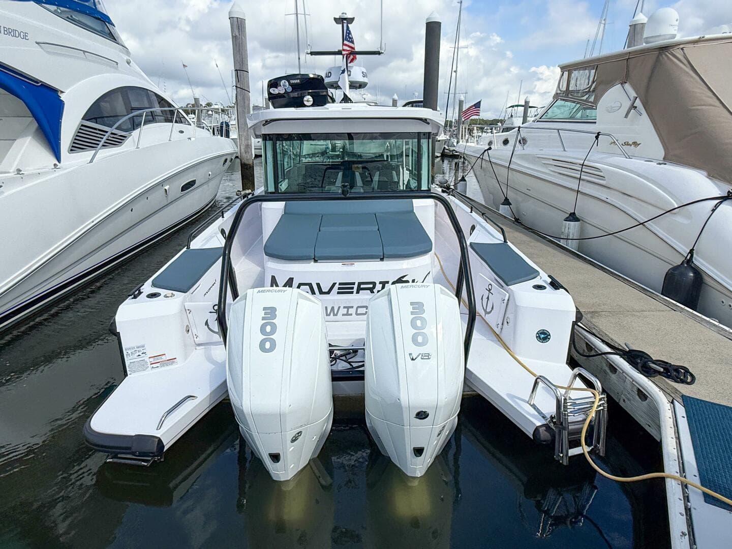 2023 Axopar 37 XC Aft Cabin — photo 8