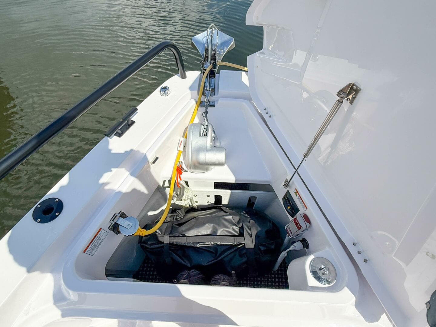 2023 Axopar 37 XC Aft Cabin — photo 30