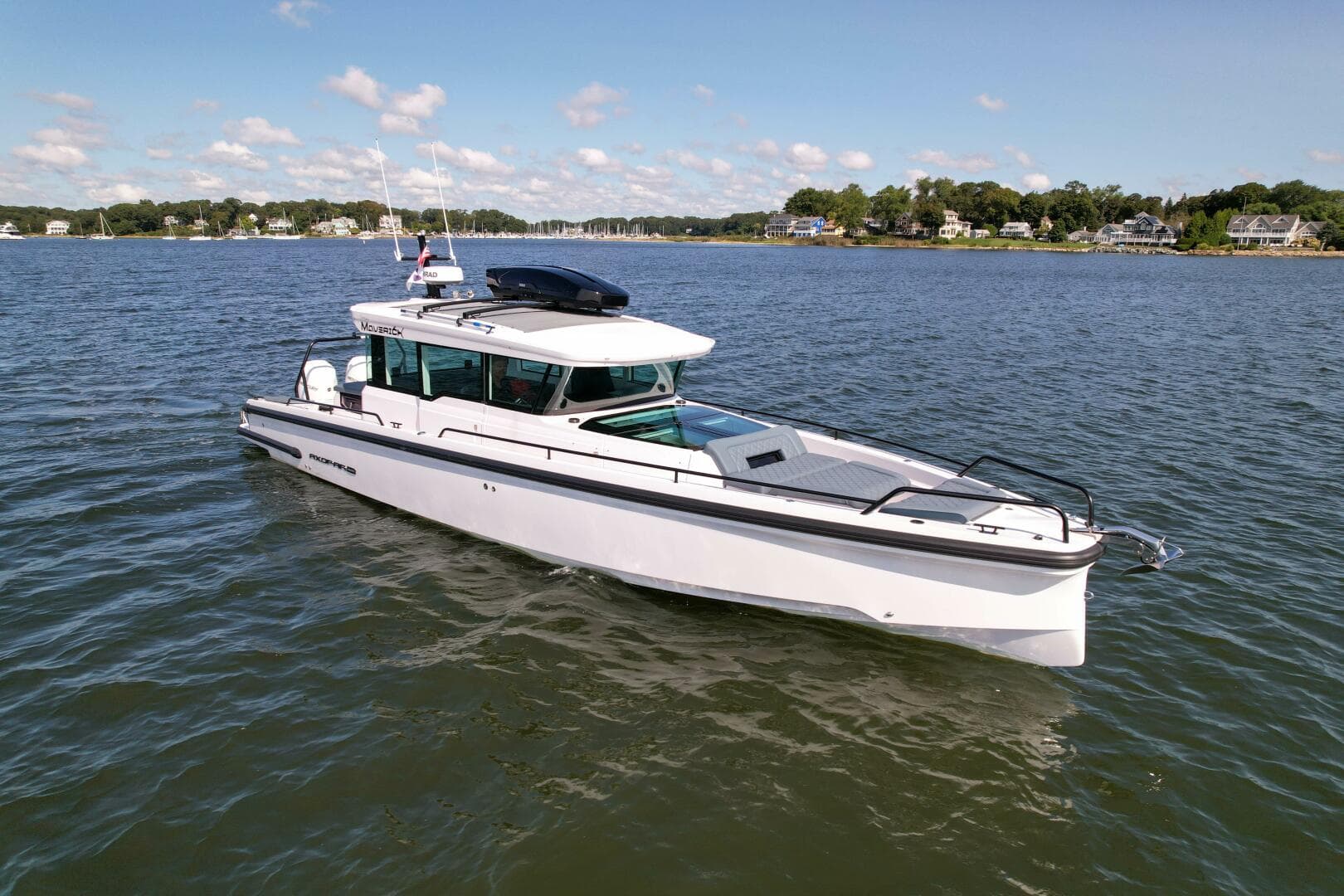 2023 Axopar 37 XC Aft Cabin — photo 2