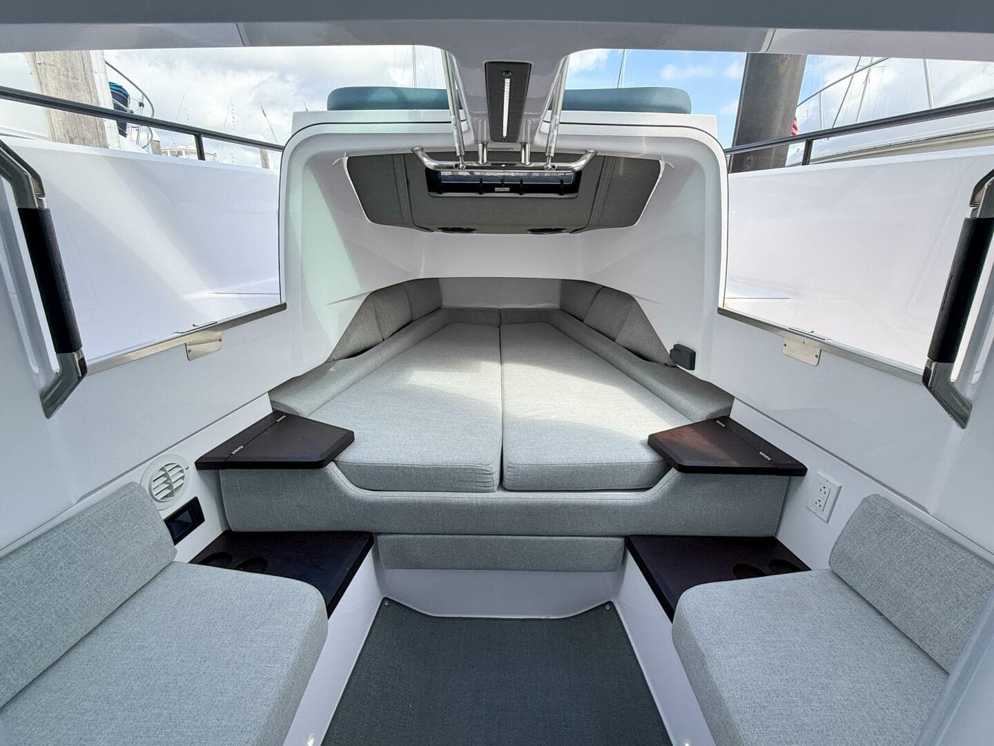 2023 Axopar 37 XC Aft Cabin — photo 24