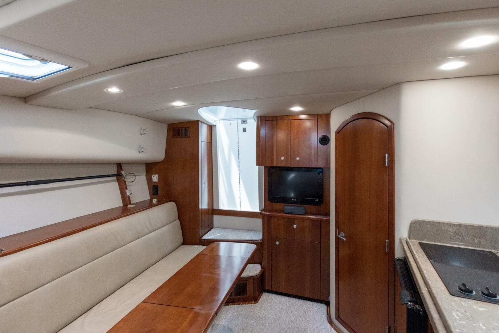 2011 Rampage 34 Express — photo 5