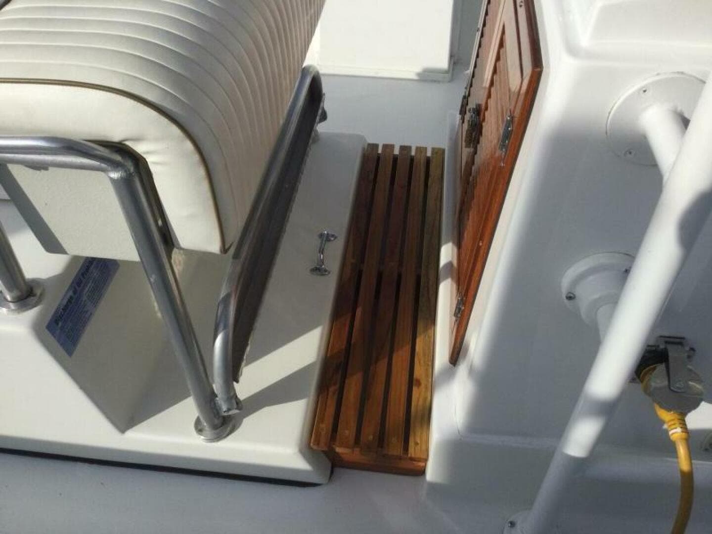 1982 Custom 28 CC — photo 30