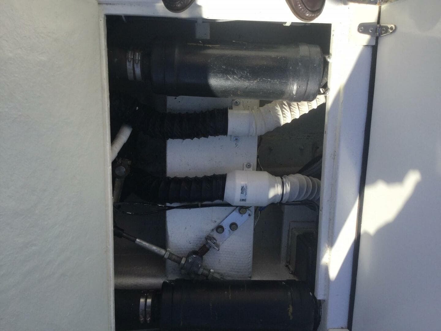 1982 Custom 28 CC — photo 38