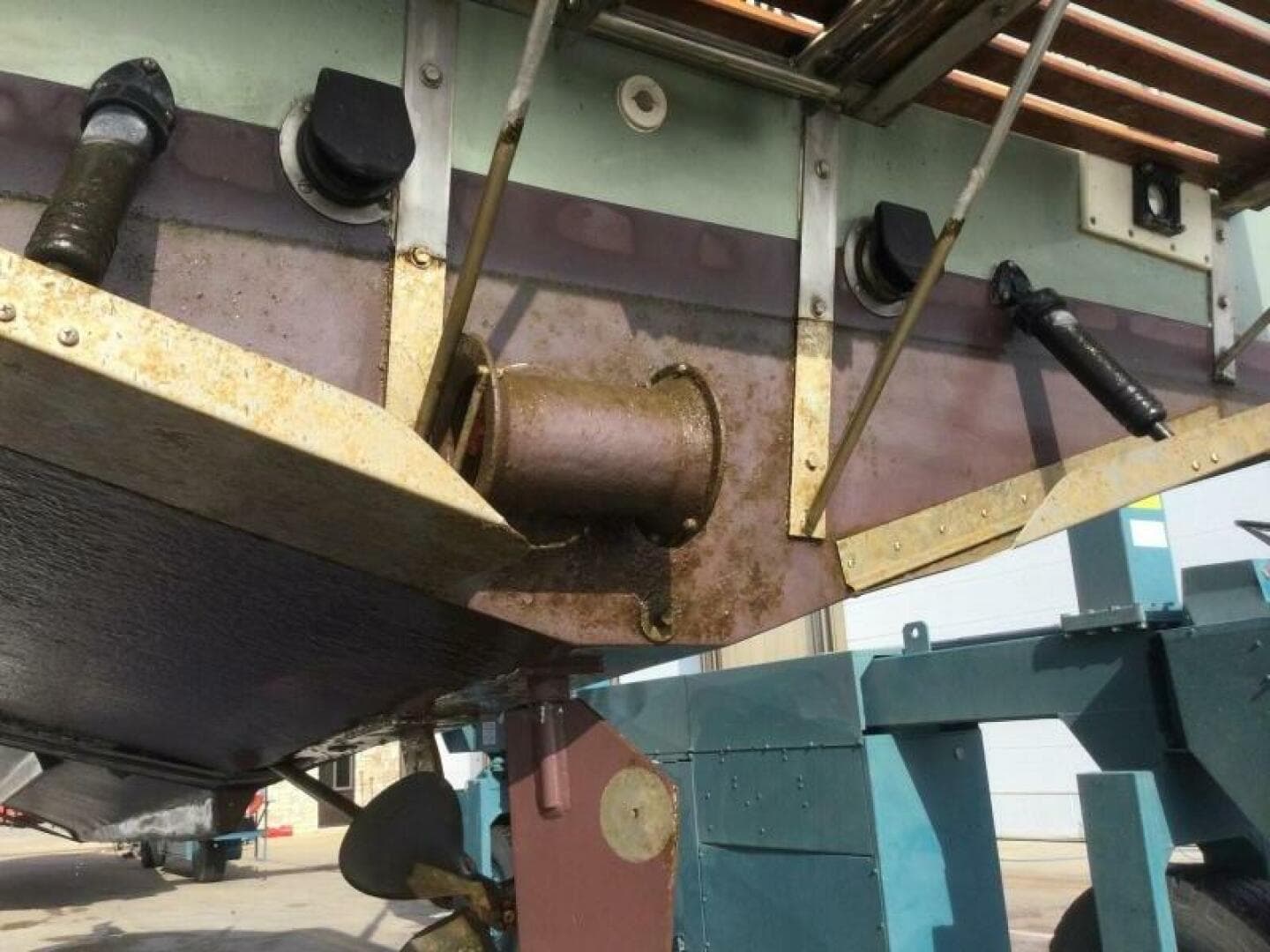 1982 Custom 28 CC — photo 13