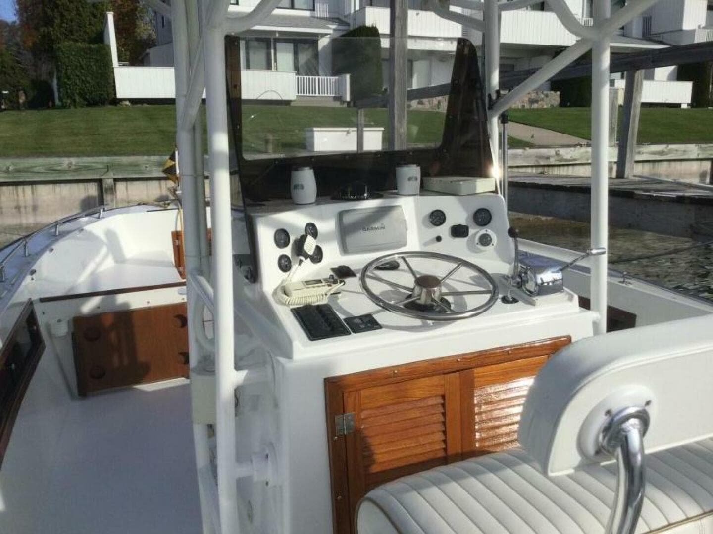 1982 Custom 28 CC — photo 28