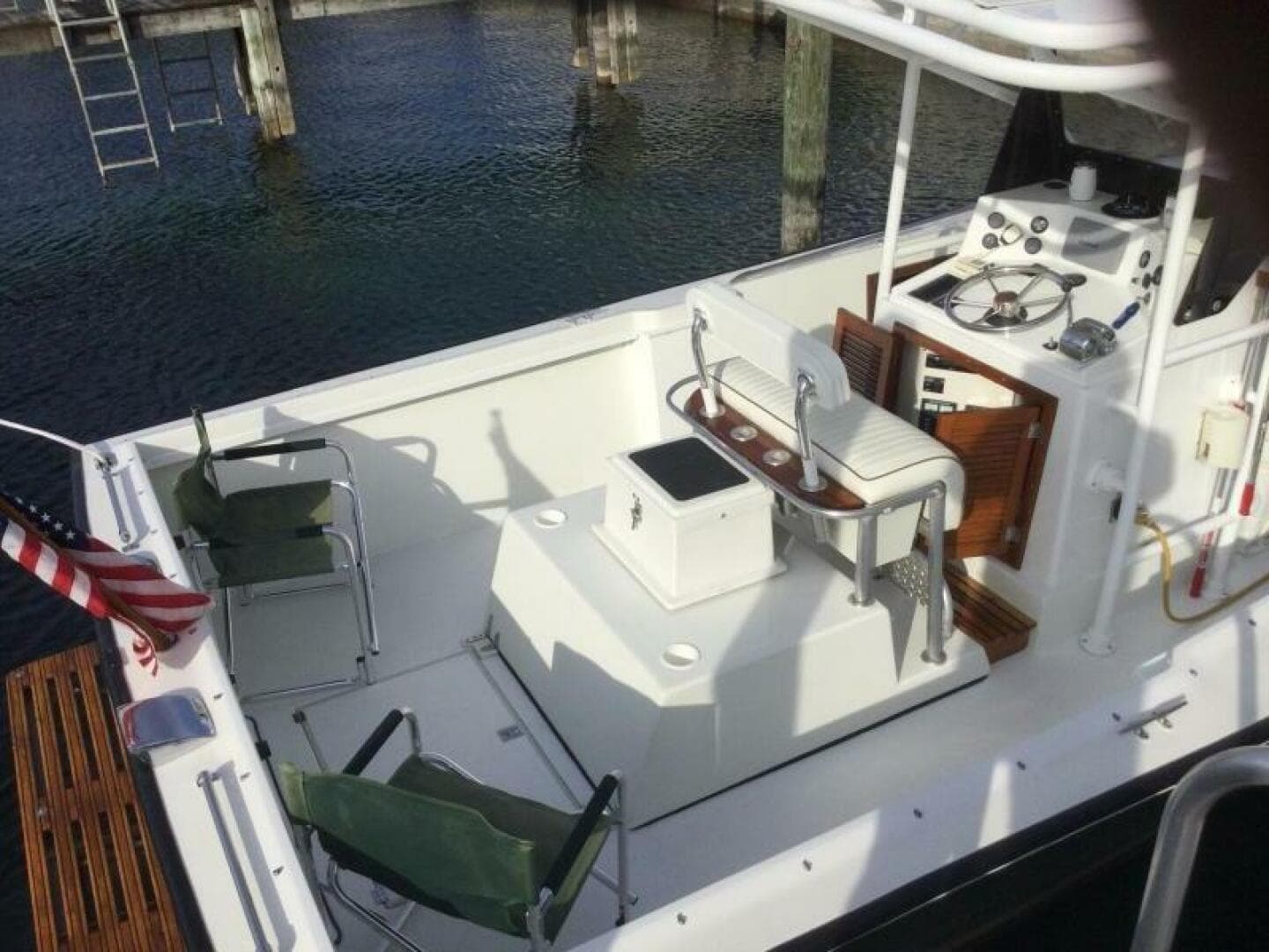 1982 Custom 28 CC — photo 32