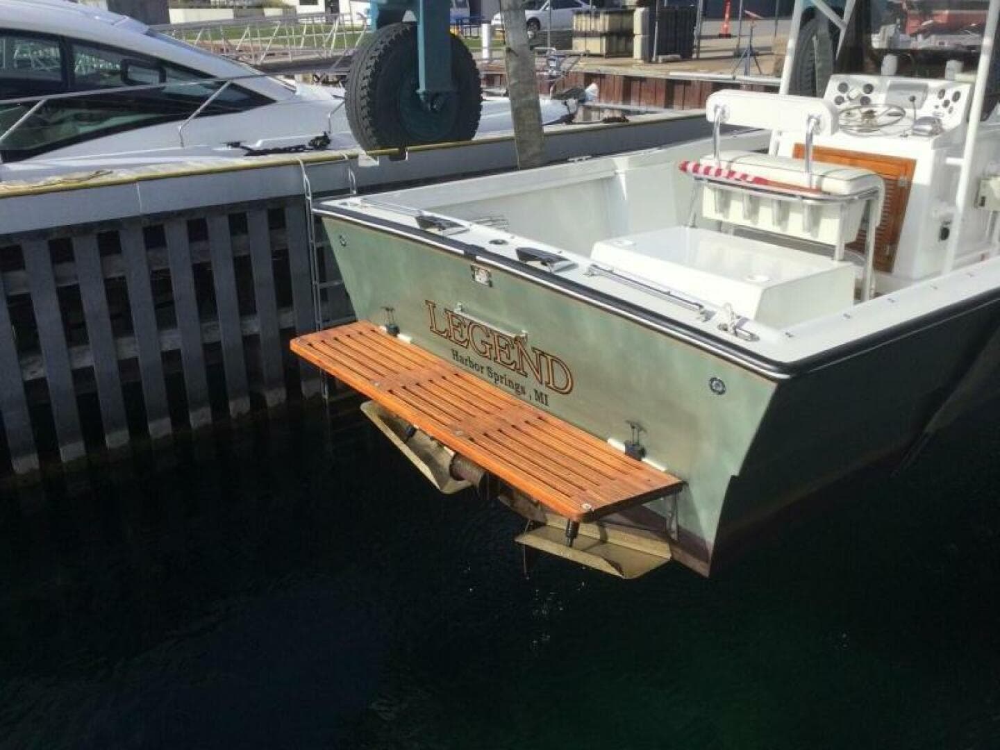 1982 Custom 28 CC — photo 11