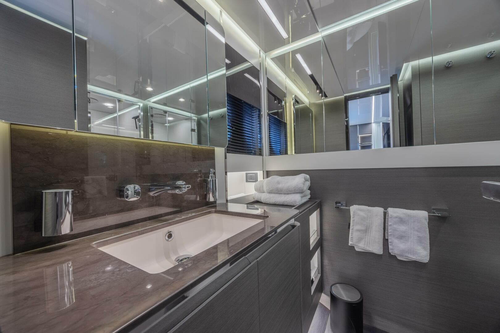 2023 Azimut S8 — photo 51