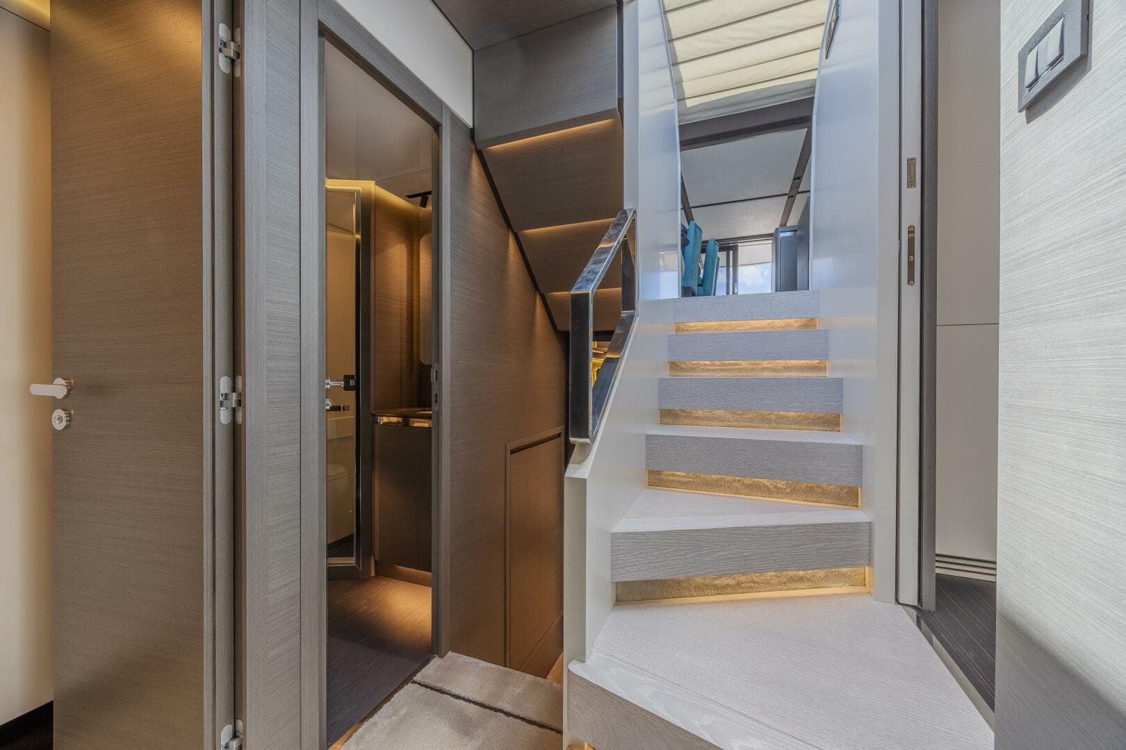 2023 Azimut S8 — photo 42