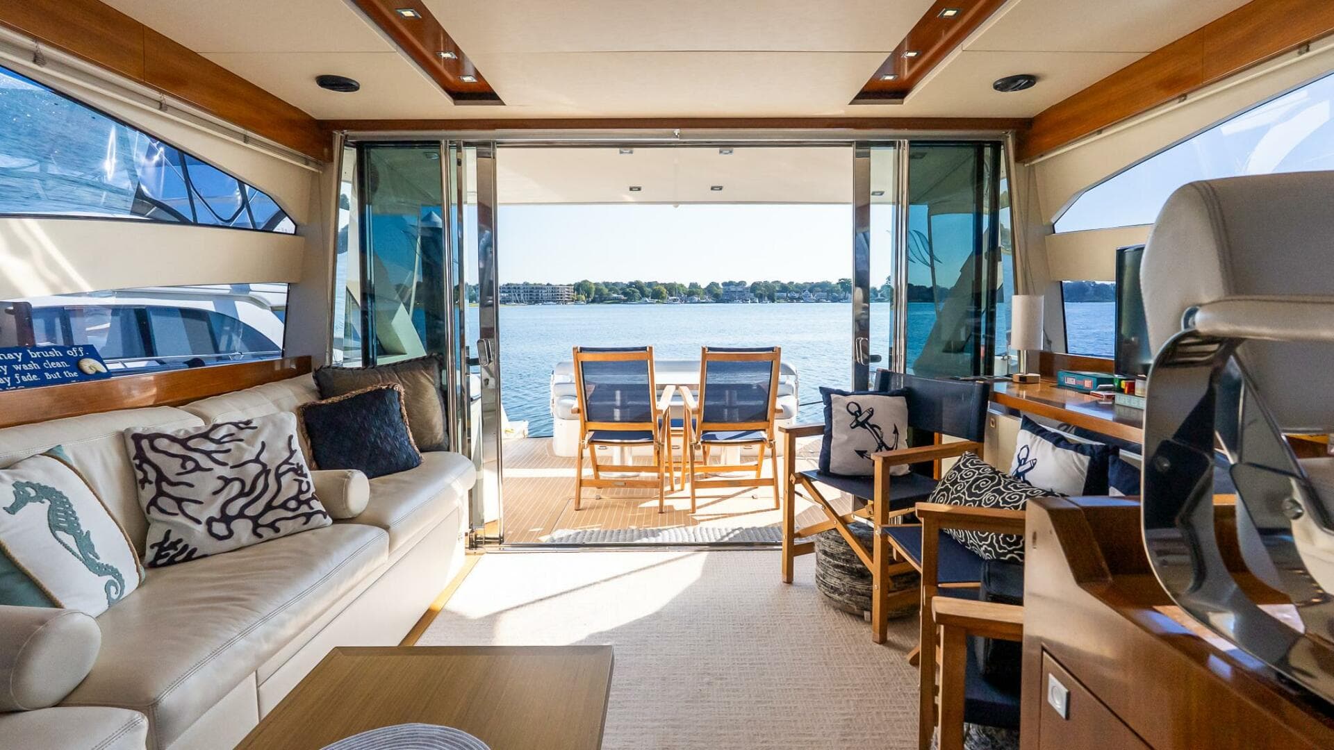 2011 Uniesse 55S — photo 15