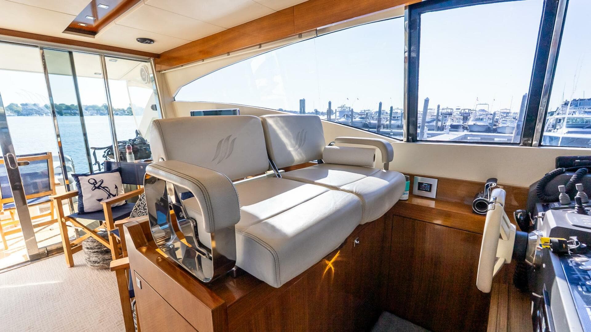 2011 Uniesse 55S — photo 23