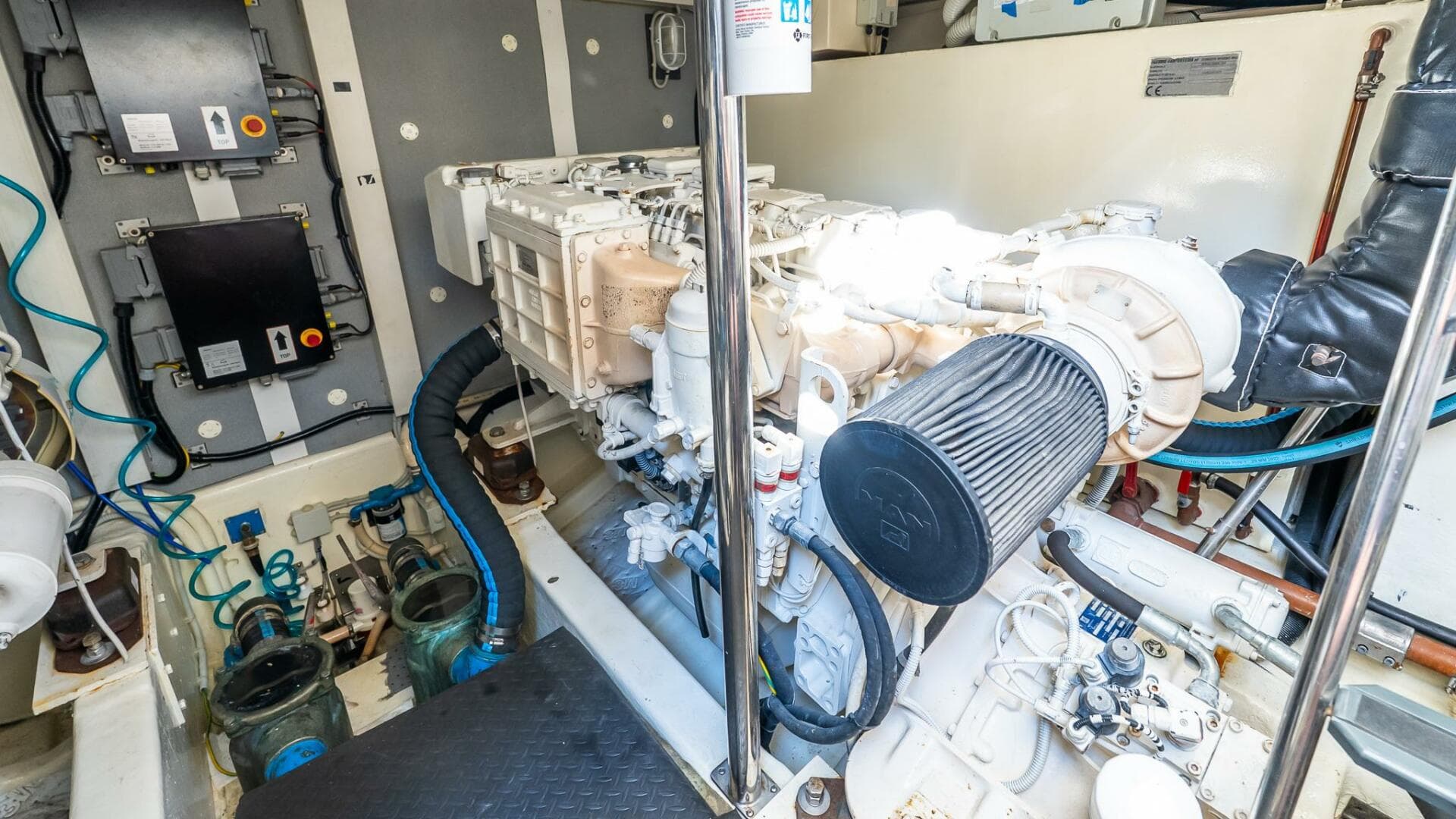 2011 Uniesse 55S — photo 41