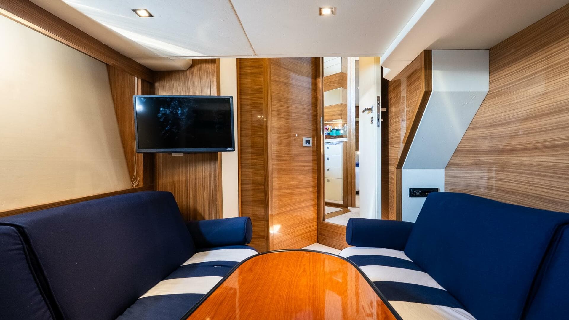 2011 Uniesse 55S — photo 27