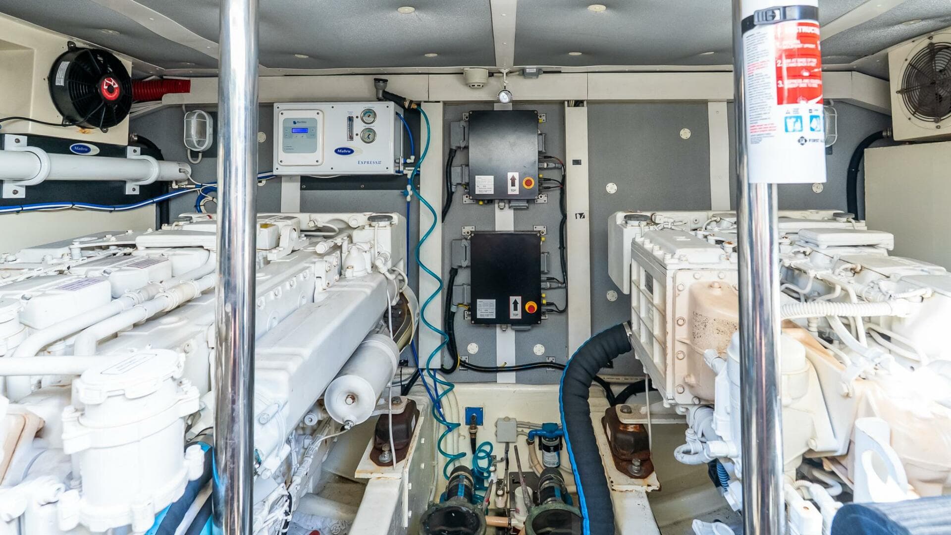 2011 Uniesse 55S — photo 38