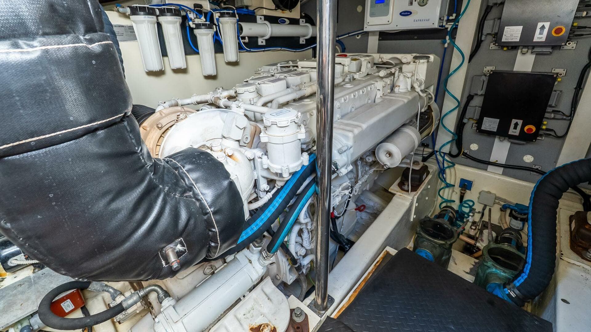 2011 Uniesse 55S — photo 40