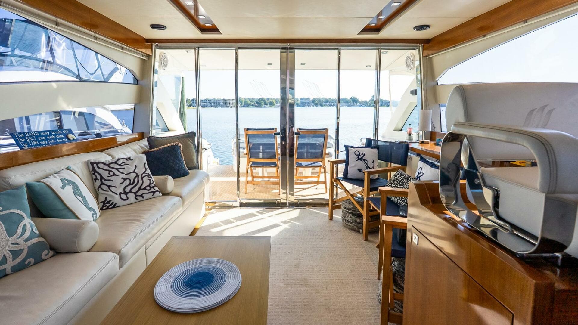 2011 Uniesse 55S — photo 16