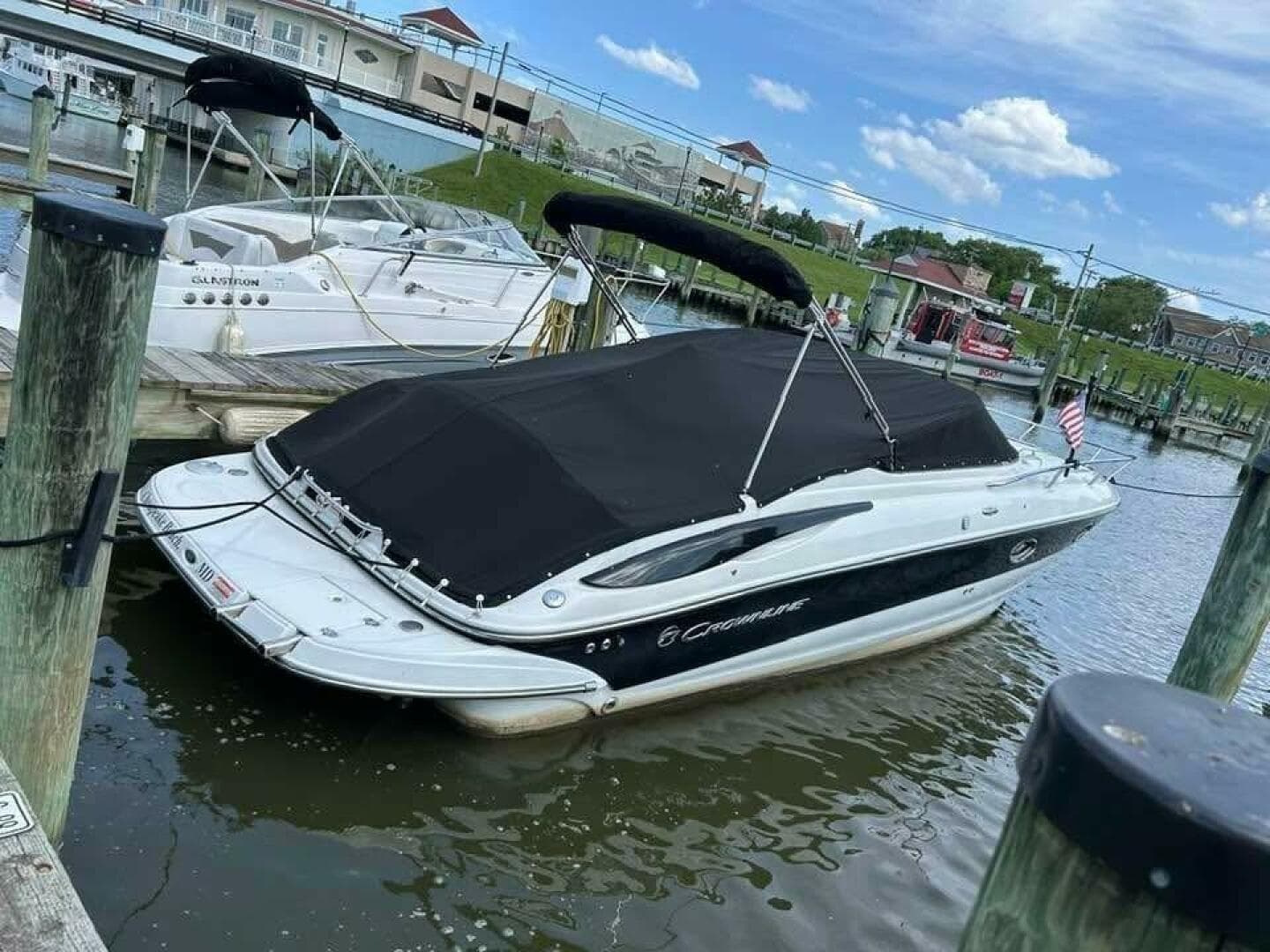 2011 Crownline — photo 9