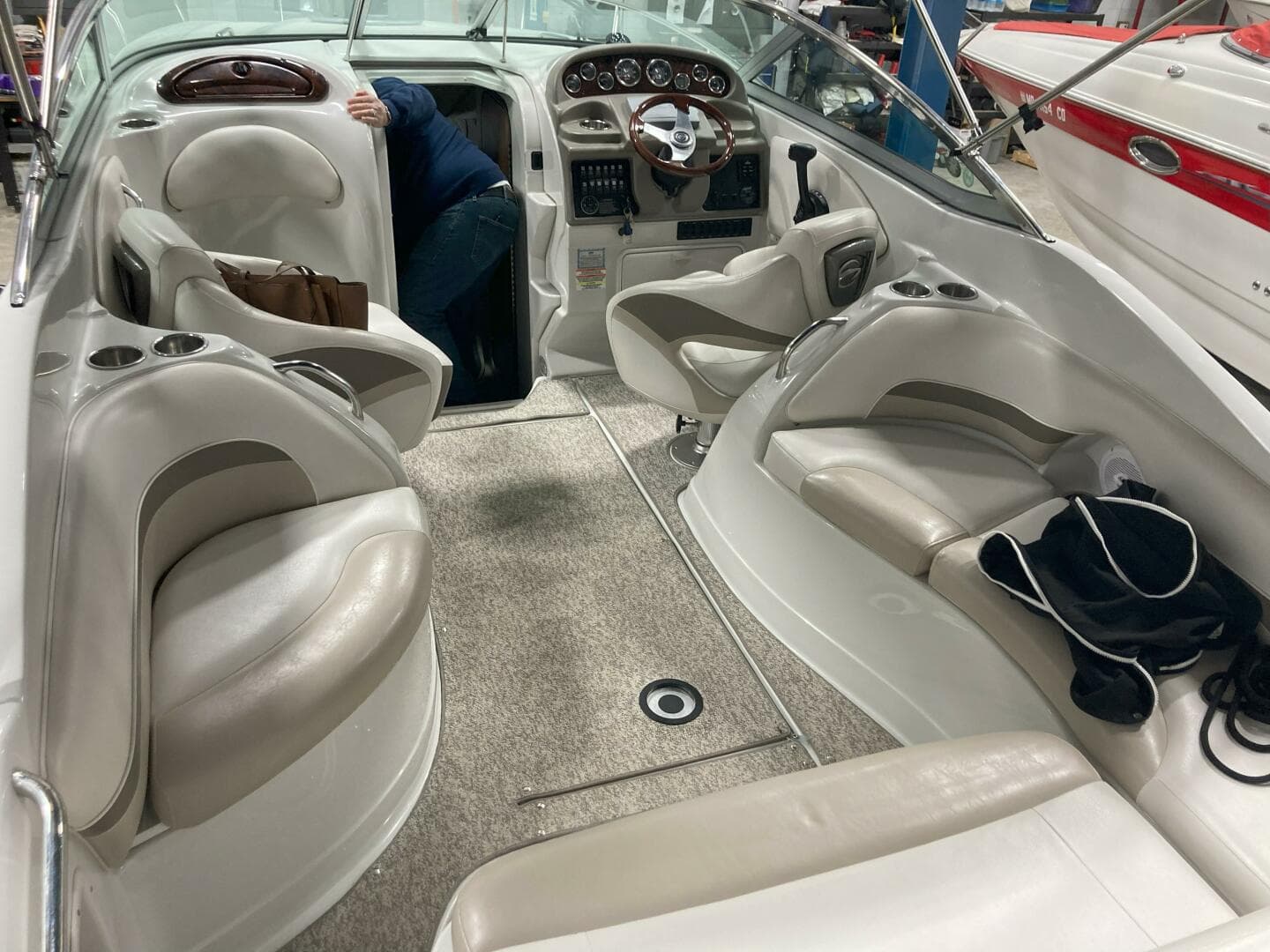 2011 Crownline — photo 4