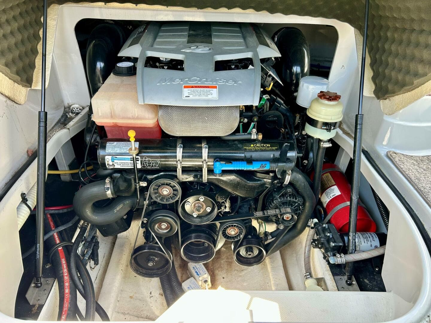 2011 Crownline — photo 8