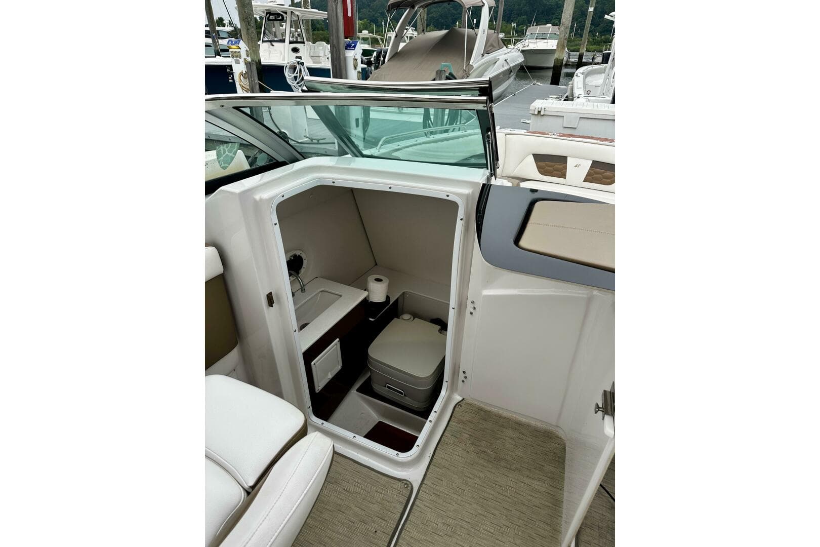 2016 Four Winns Hd 270 OB — photo 23