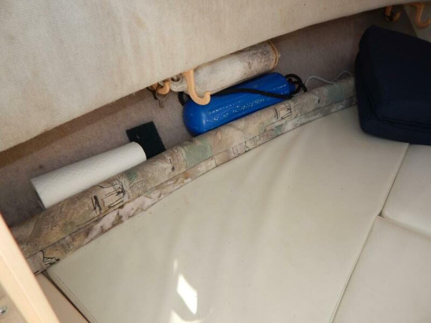 1997 Grady-White 208 Adventure — photo 14