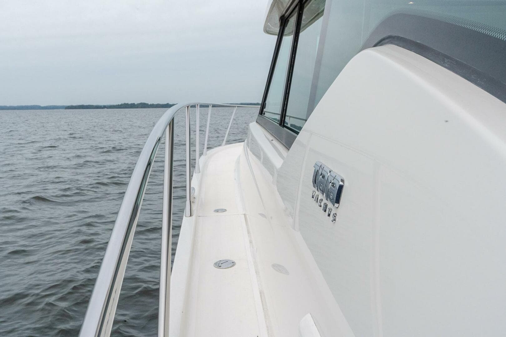 2021 Tiara Yachts 4400 Flybridge — photo 40