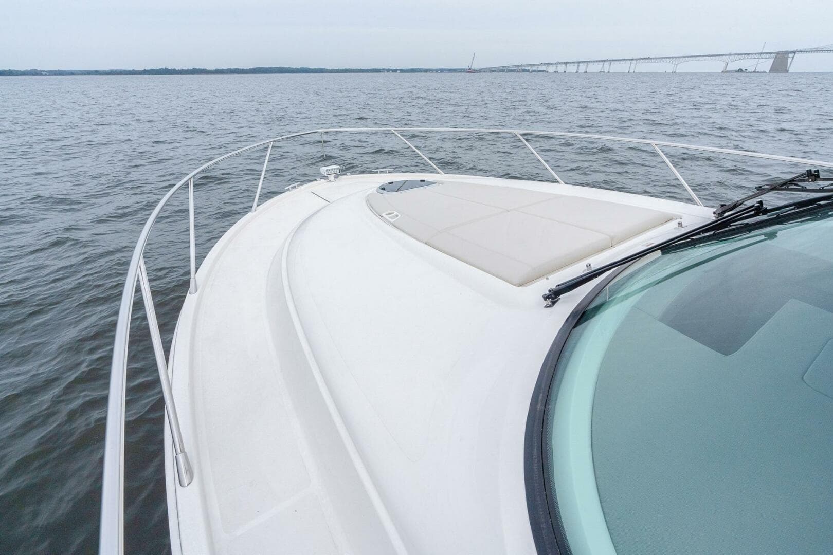 2021 Tiara Yachts 4400 Flybridge — photo 41