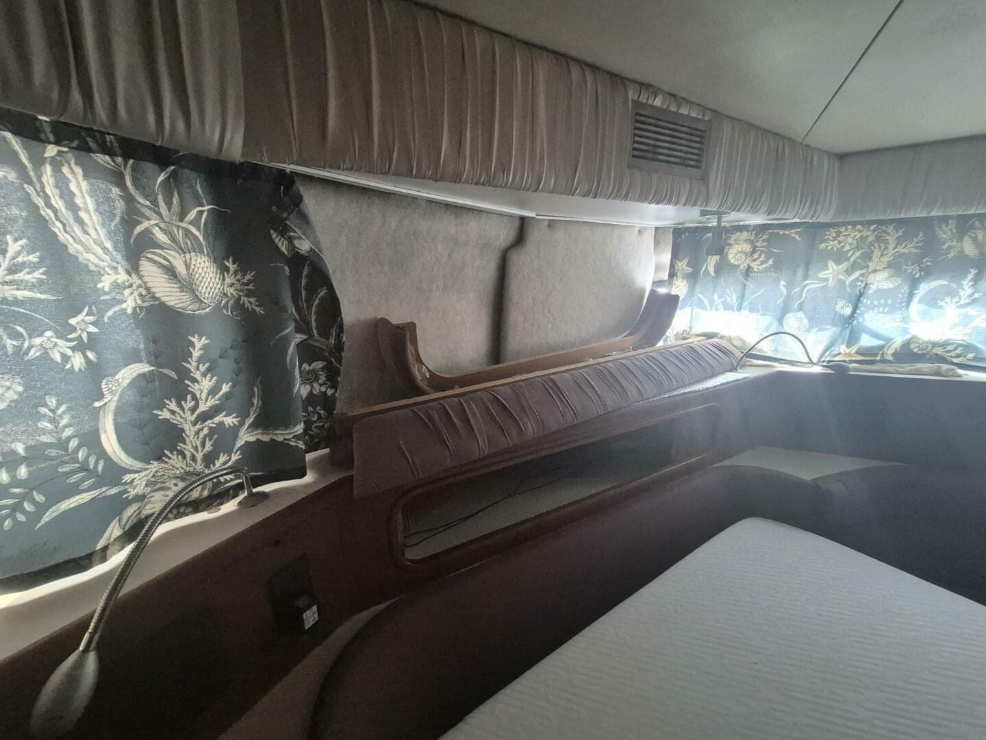 1991 Carver — photo 36