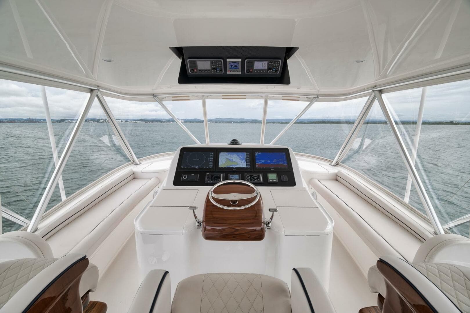 2014 Viking 62 — photo 35