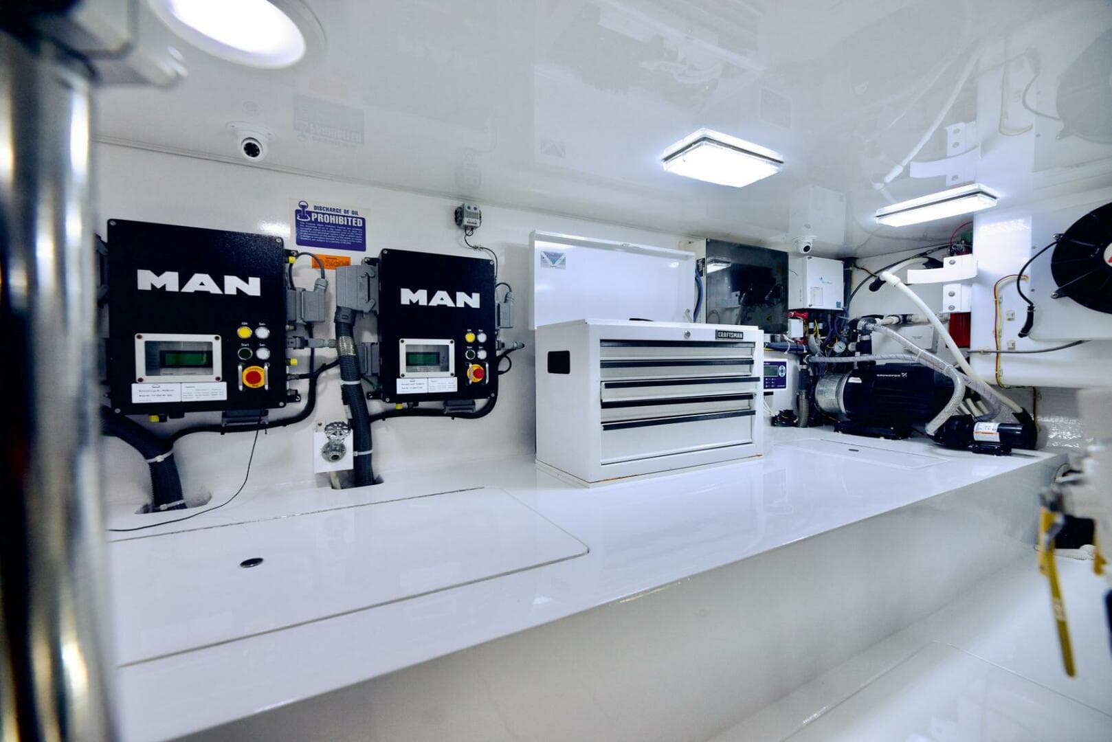 2014 Viking 62 — photo 48