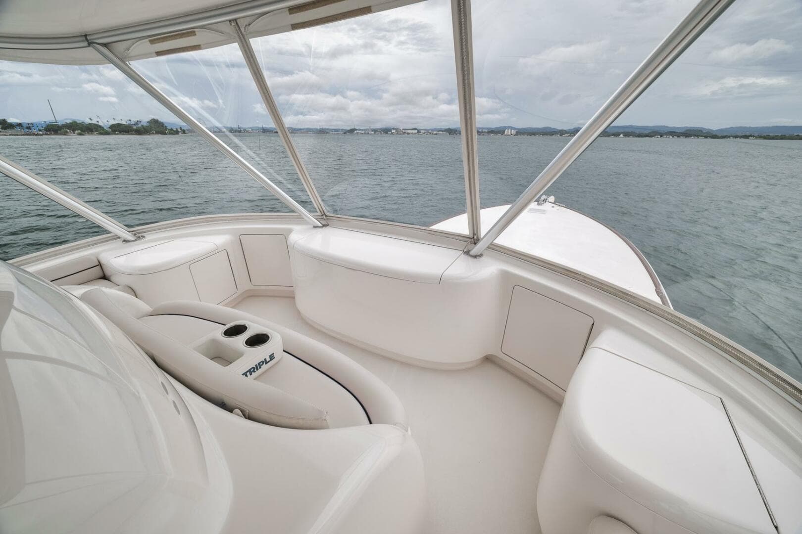 2014 Viking 62 — photo 40