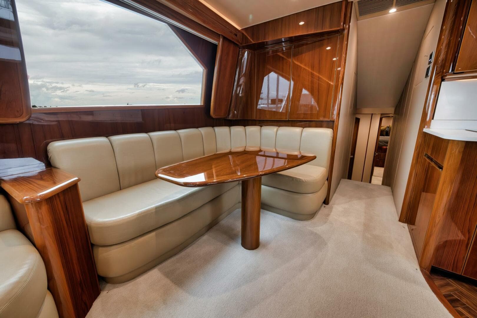 2014 Viking 62 — photo 14