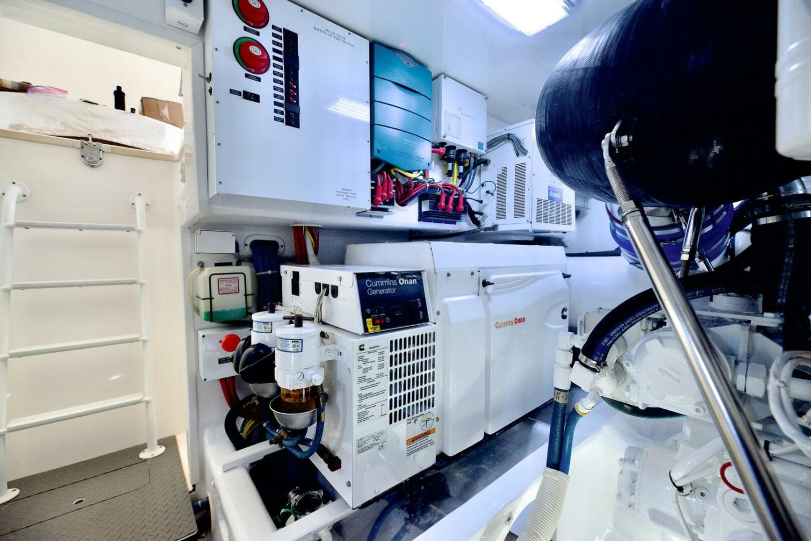 2014 Viking 62 — photo 50