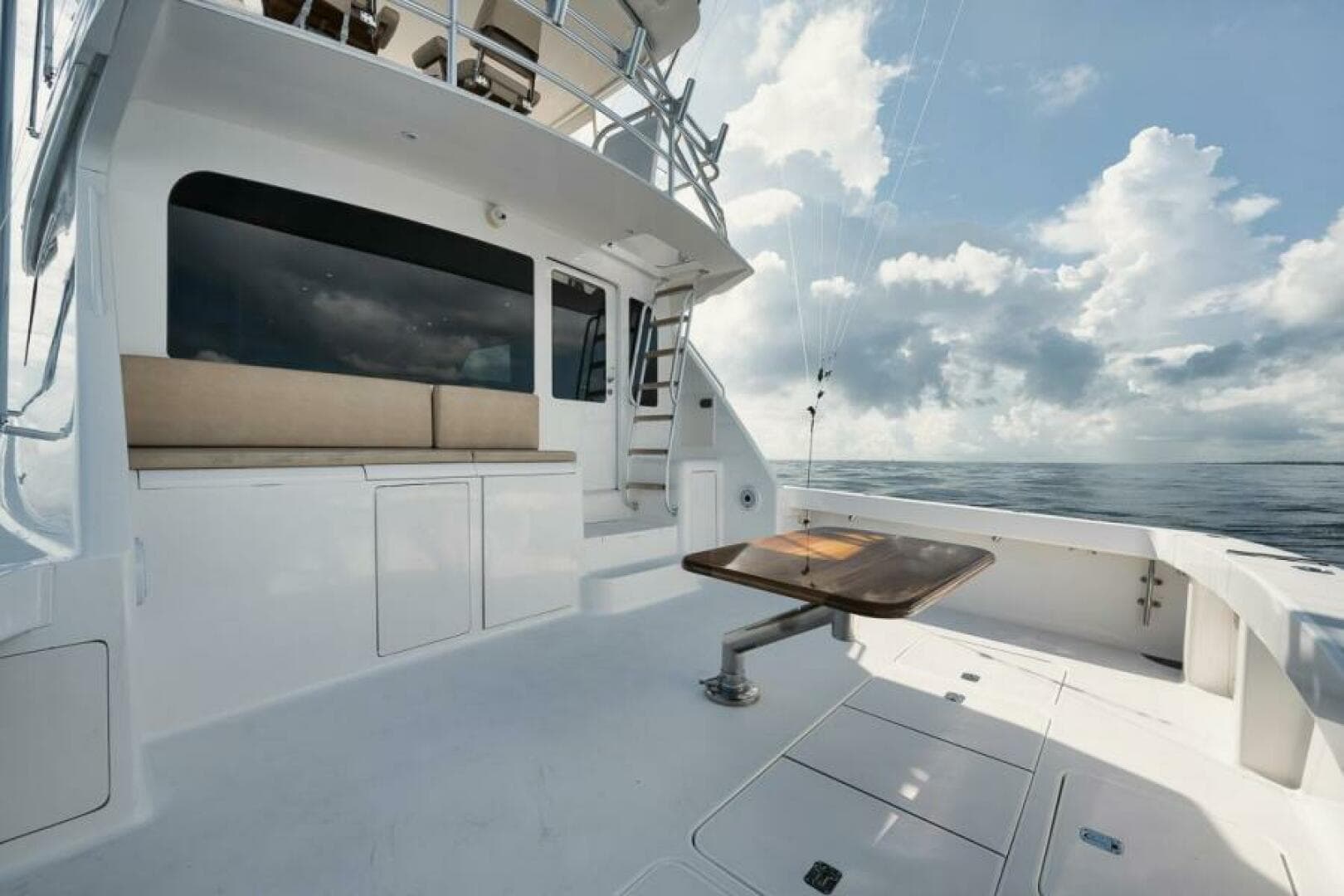 2005 Viking 61 — photo 21