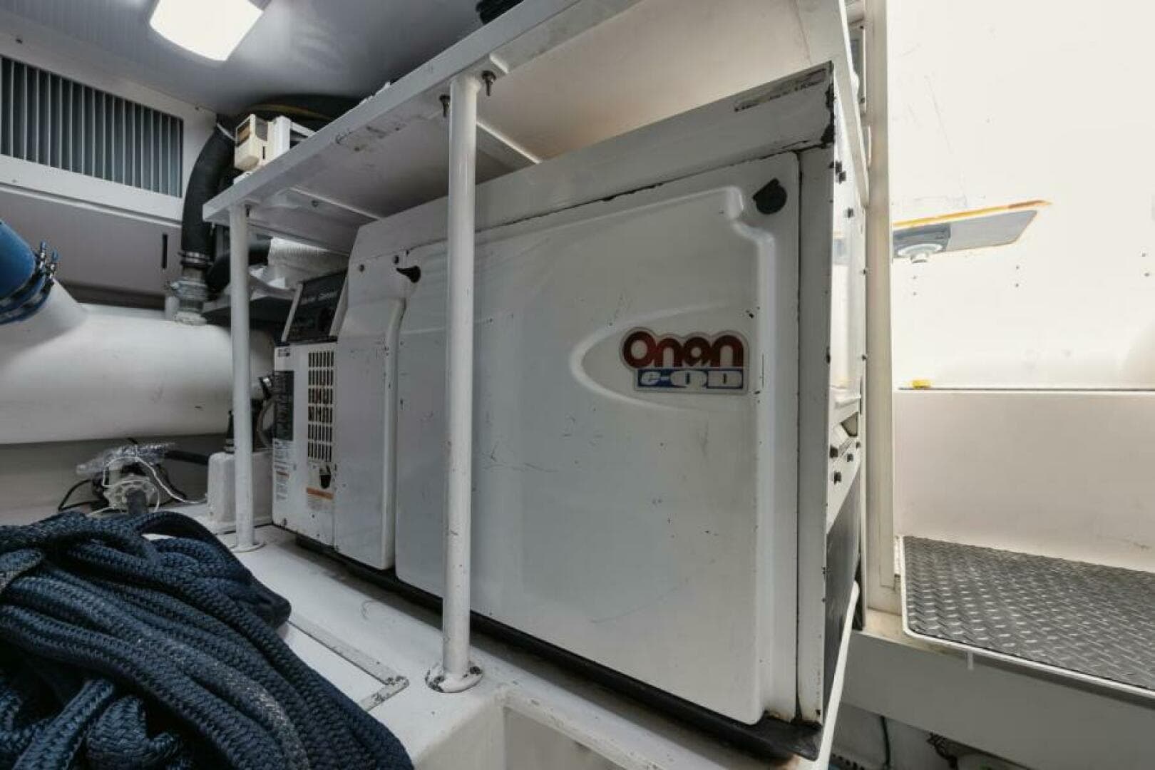 2005 Viking 61 — photo 32