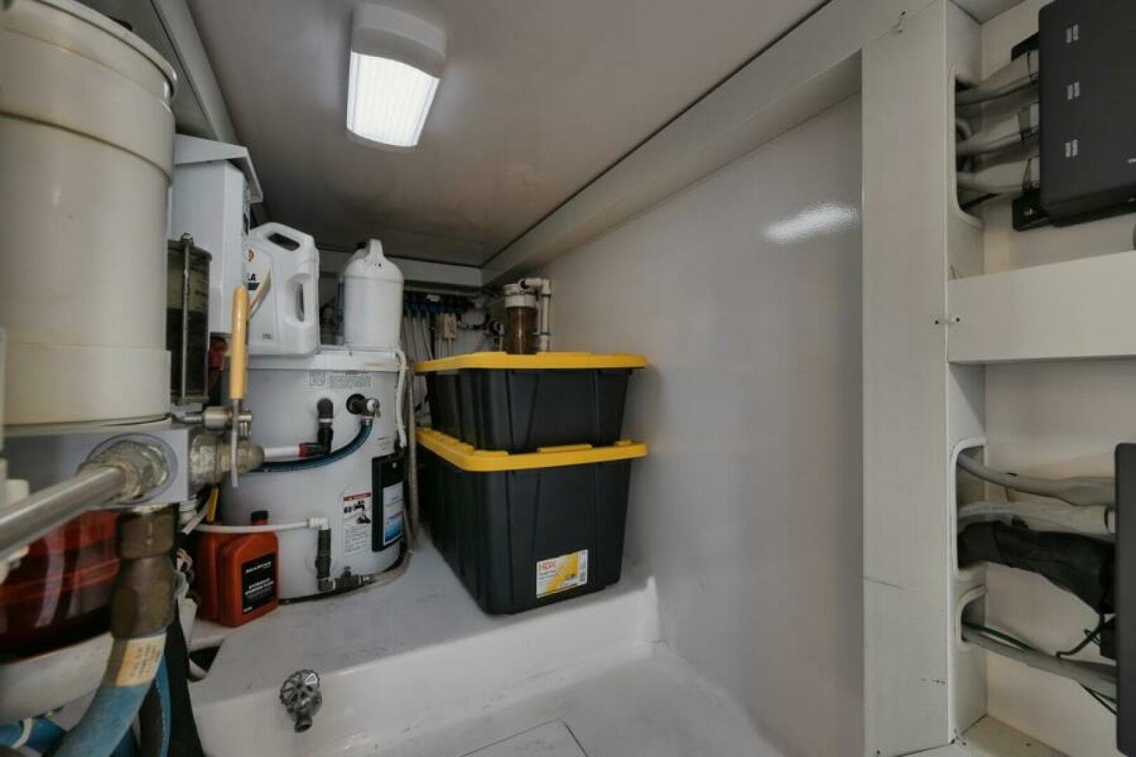 2005 Viking 61 — photo 34