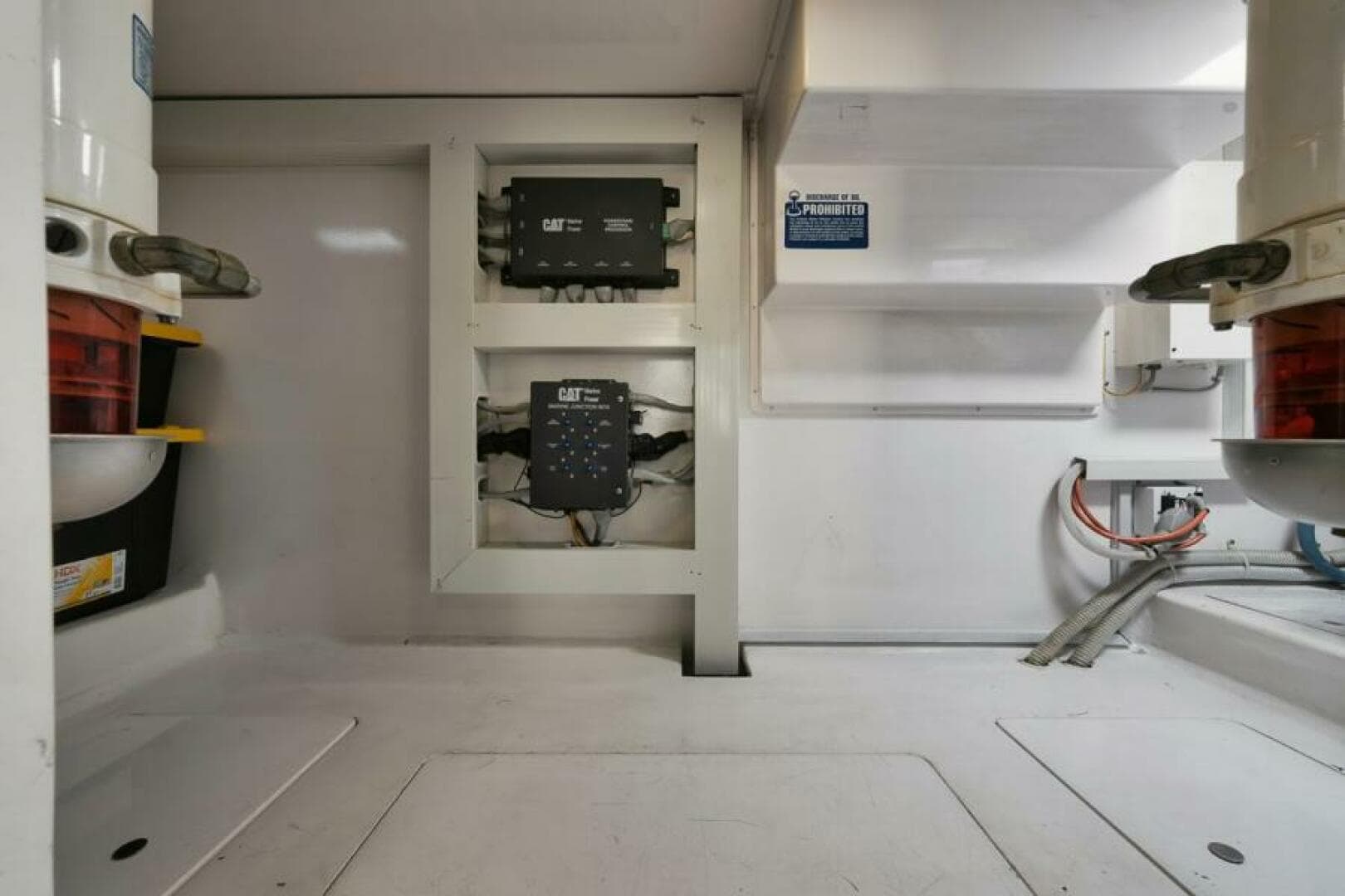 2005 Viking 61 — photo 33