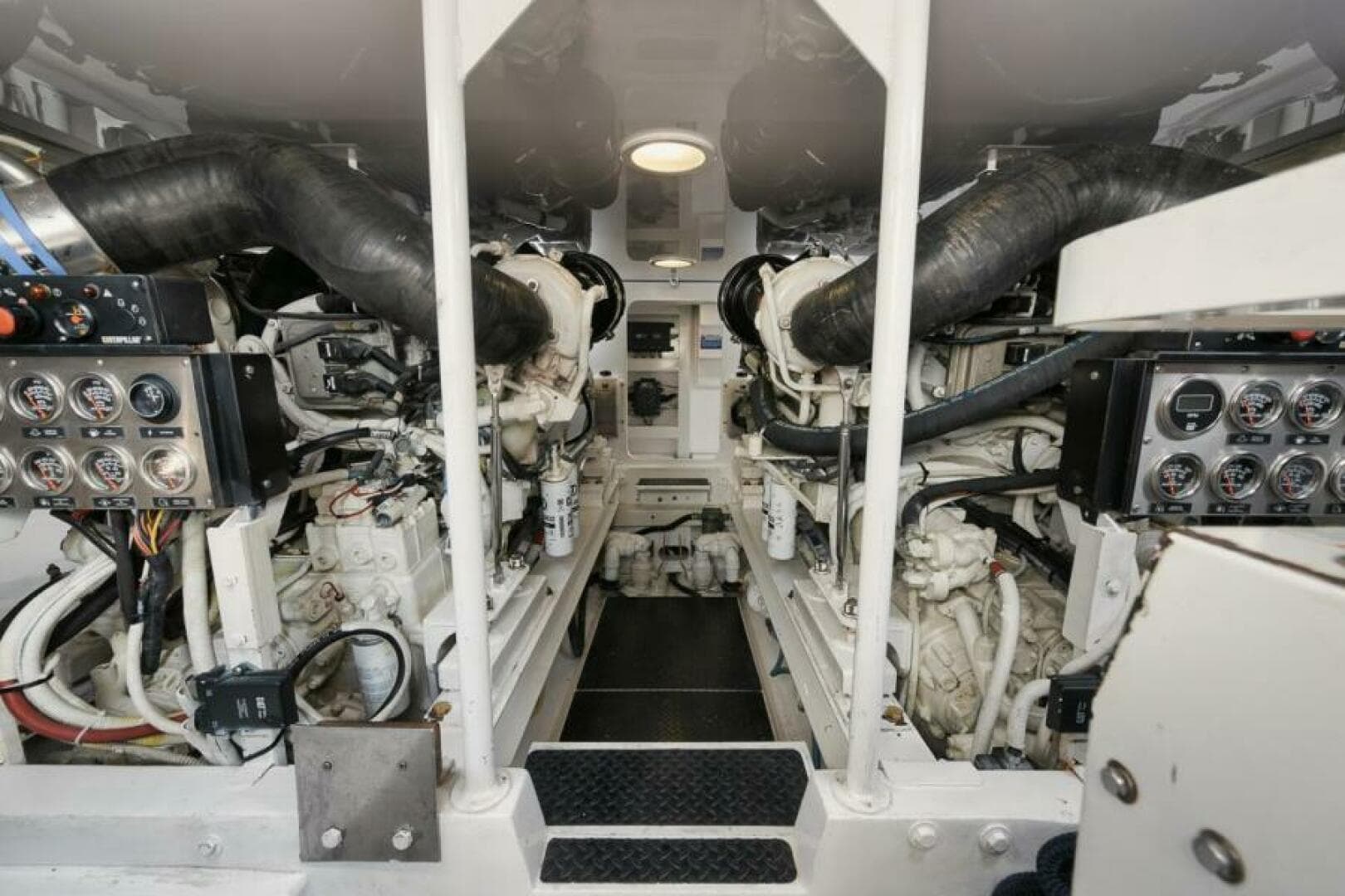 2005 Viking 61 — photo 29