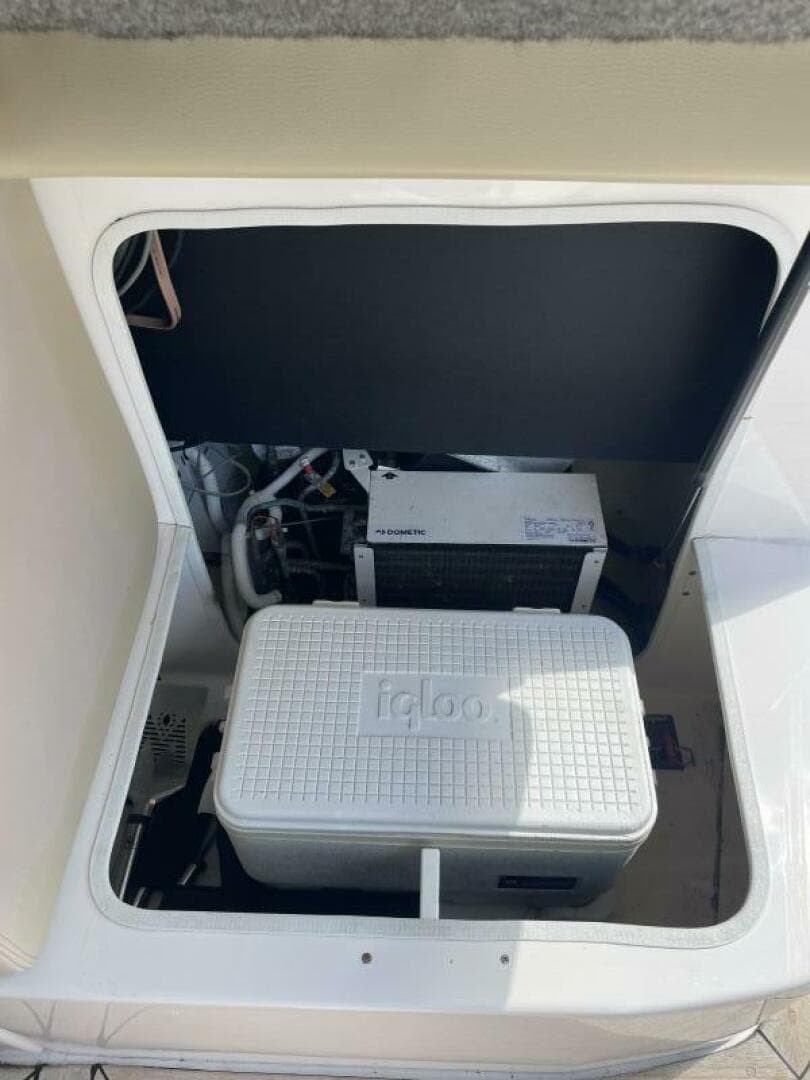 2011 Regal 42 Sport Coupe — photo 13