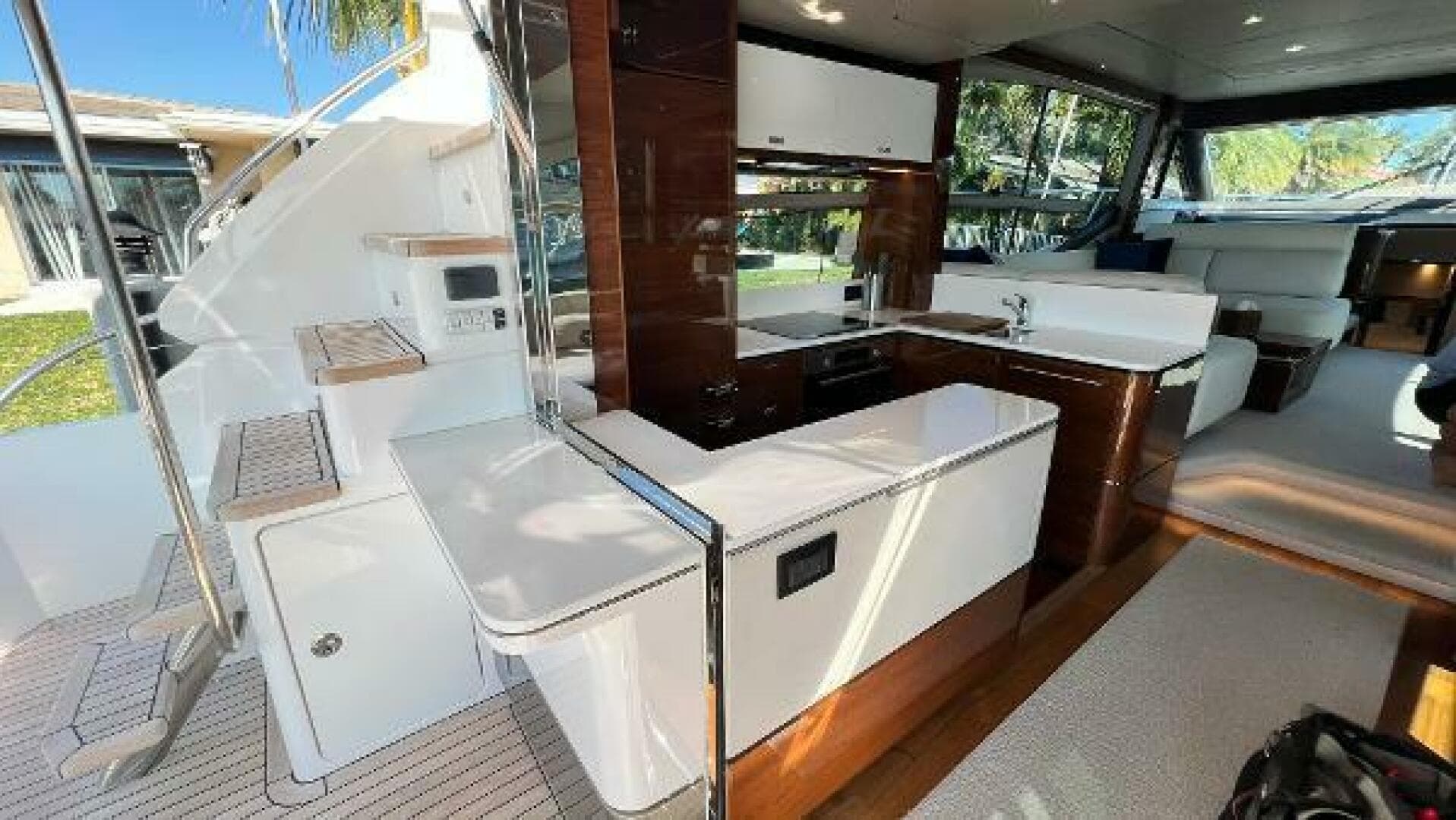 2019 Princess F62 — photo 8