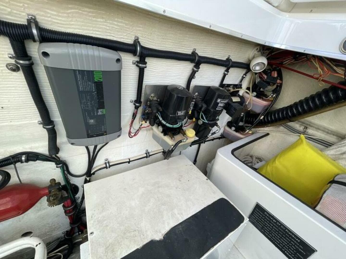 1993 Fountain 38 Sport Cruiser — photo 23