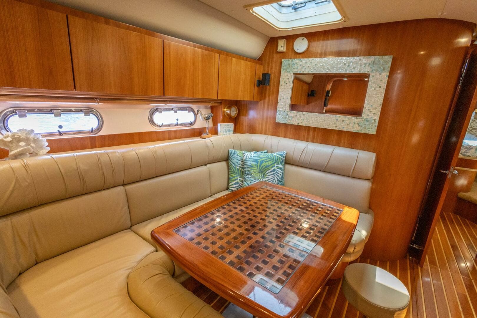 2000 Tiara Yachts 5200 Express — photo 14