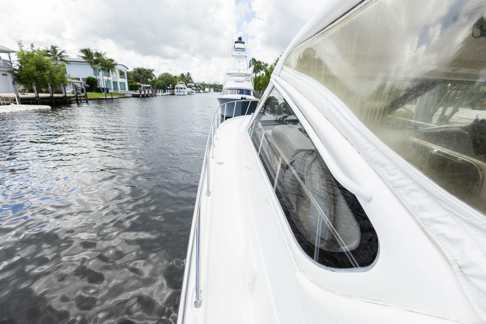 2000 Tiara Yachts 5200 Express — photo 23