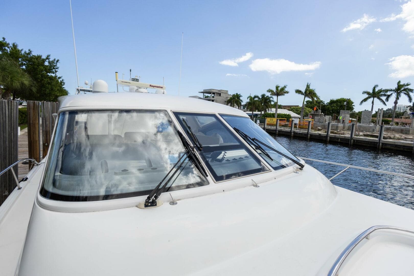 2000 Tiara Yachts 5200 Express — photo 27