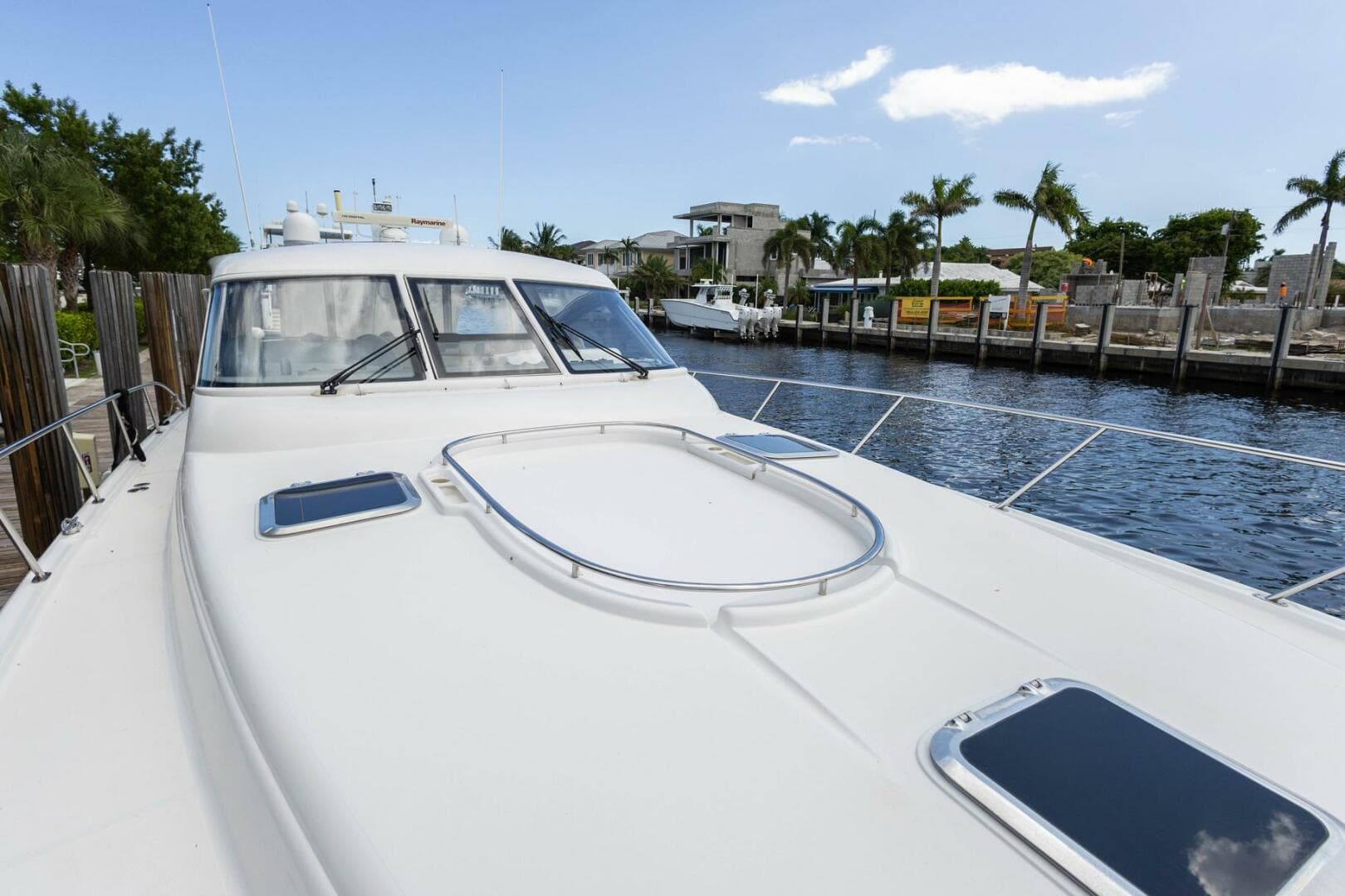 2000 Tiara Yachts 5200 Express — photo 26