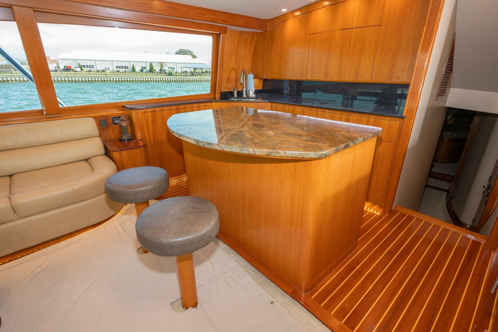 2014 Scarborough 60 Sportfish — photo 21