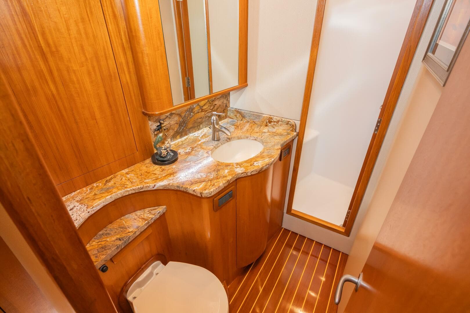 2014 Scarborough 60 Sportfish — photo 28