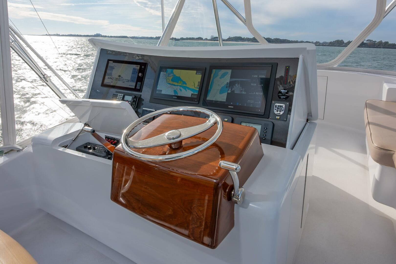 2014 Scarborough 60 Sportfish — photo 14