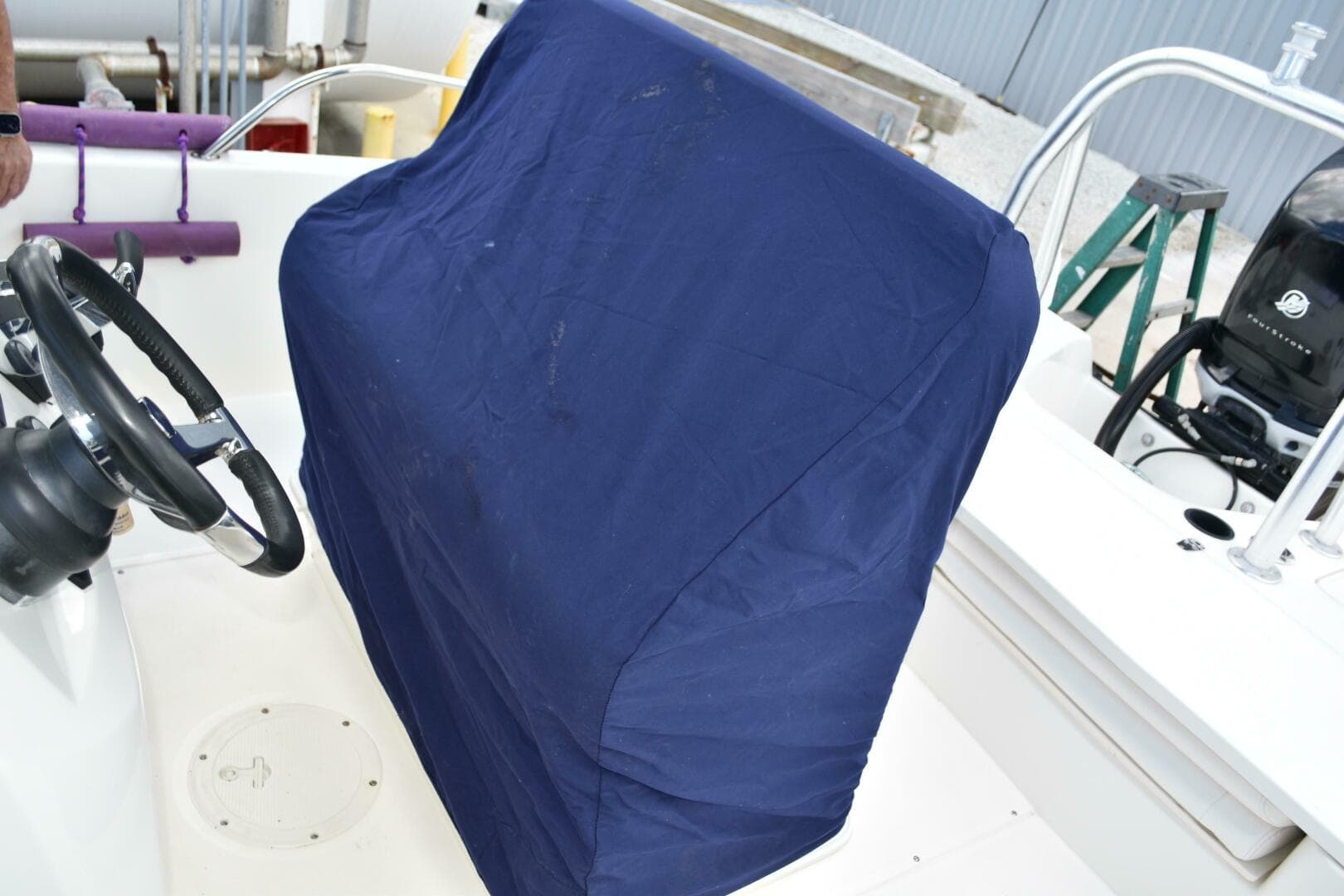 2010 Boston Whaler 230 Dauntless — photo 8