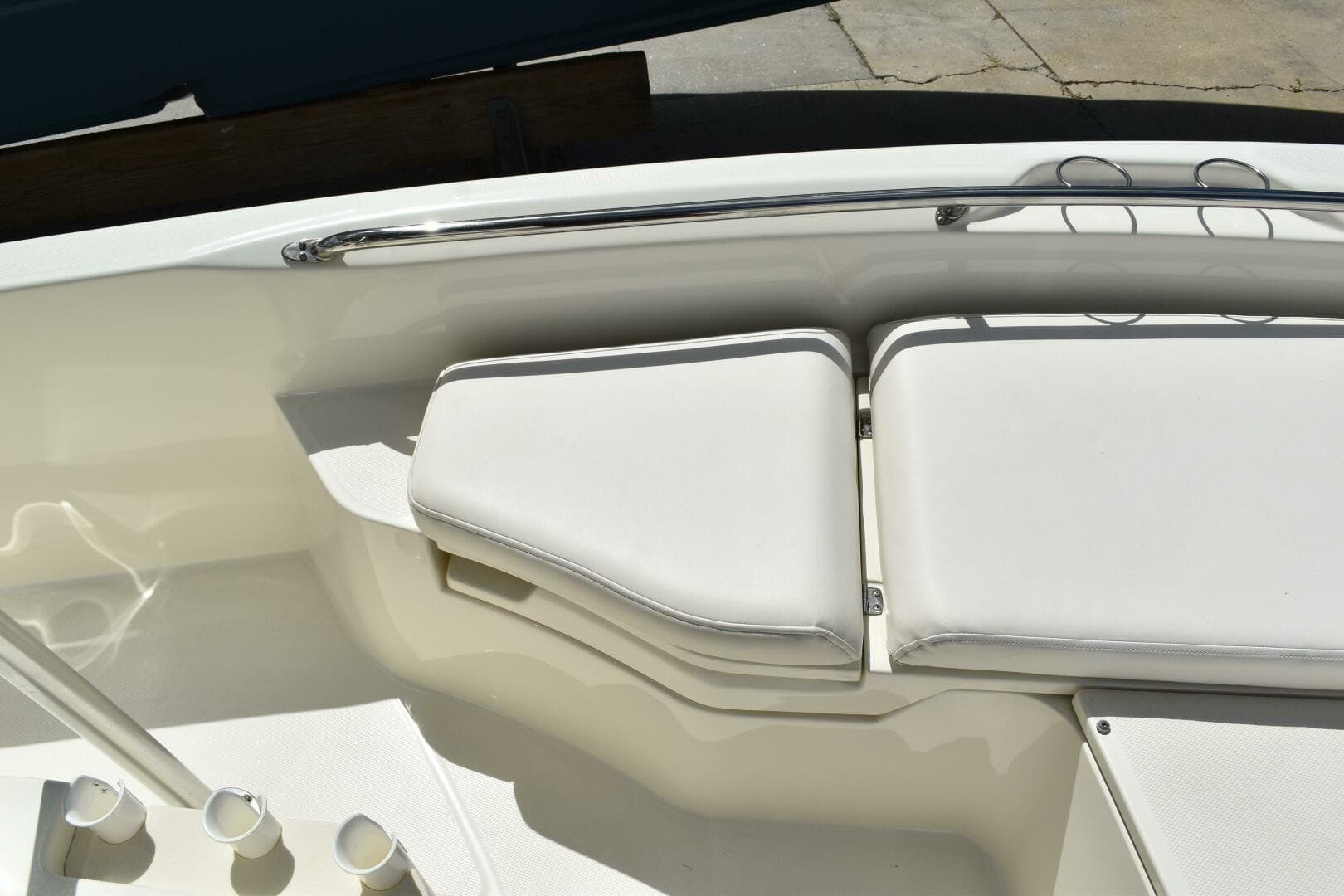 2010 Boston Whaler 230 Dauntless — photo 18